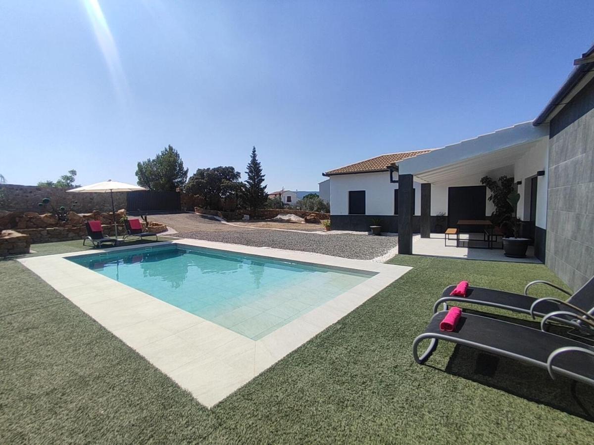 Villa Isabel El Gastor Bagian luar foto